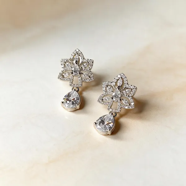 White_Metal_Alloy_Earring_For_Women