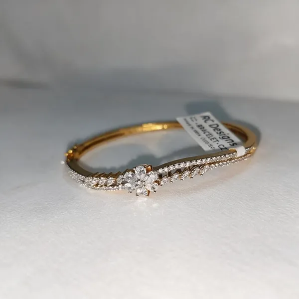 Gold_Metal_Alloy_Bracelet_For_Women