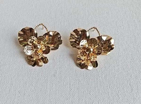 Gold_Metal_Alloy_Textured_Floral_Drop_Earrings_For_Women