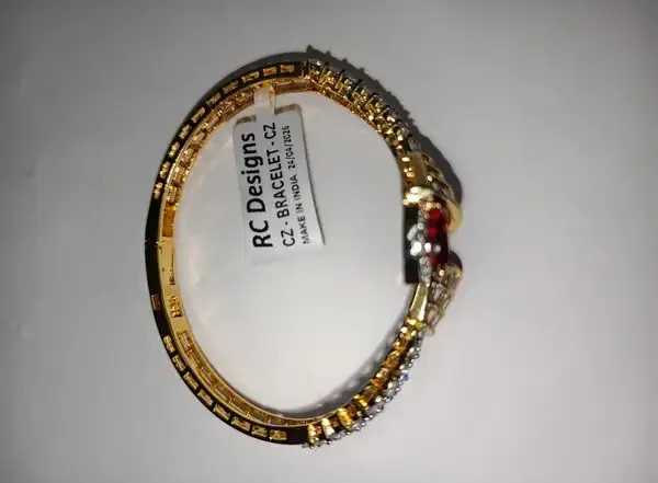 Gold_Metal_Alloy_Bracelet_For_Women