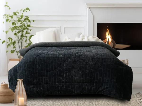 Polyester_Solid_Textured_Quilted_Black_Blanket_Set