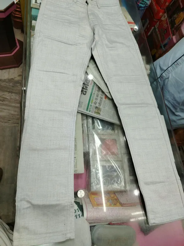 Light_Grey_Textured_Casual_Trousers_for_Men