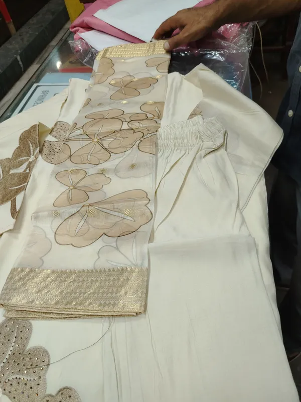Cream_Embroidered_Straight_Kurta_for_Women