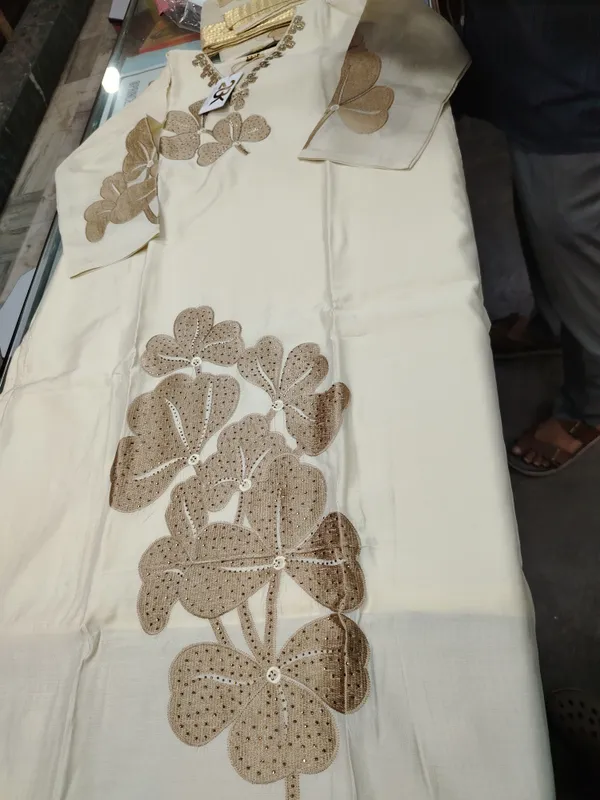 Cream_Embroidered_Straight_Kurta_for_Women