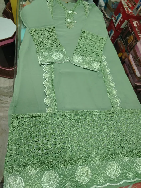 Green_Embroidered_Kurta_Set_for_Women