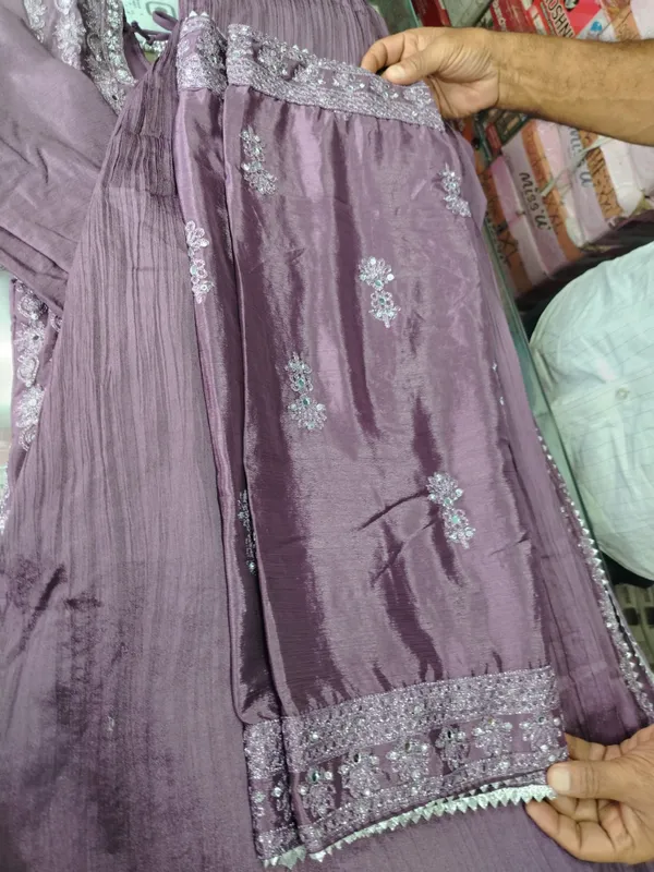 Mauve_Textured_Embellished_Saree_for_Women