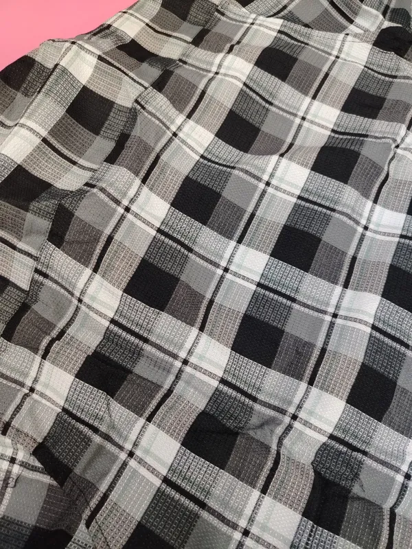 Black_Checkered_Regular_Fit_Shirt_for_Men
