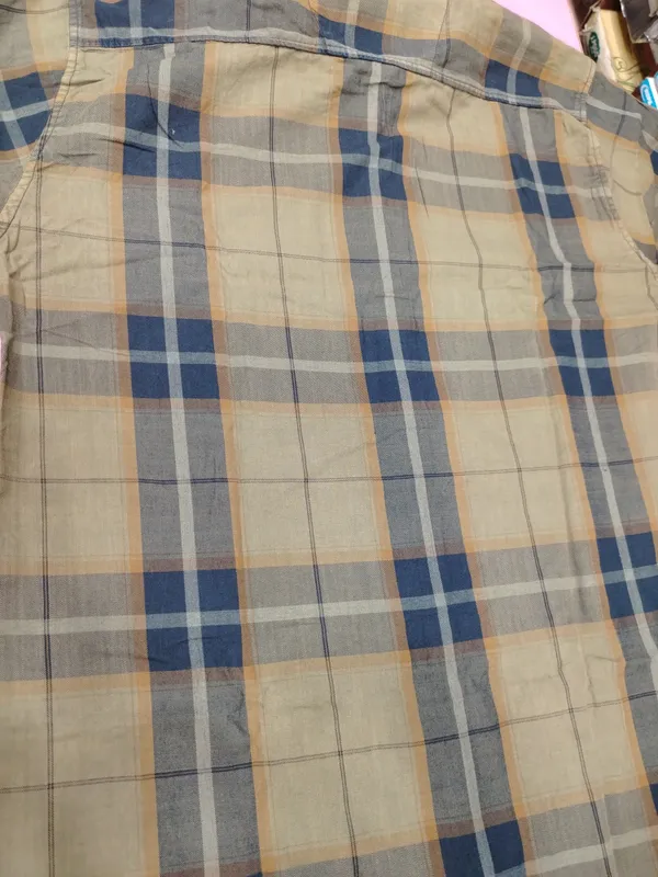 Beige_Plaid_Pattern_Bedsheet