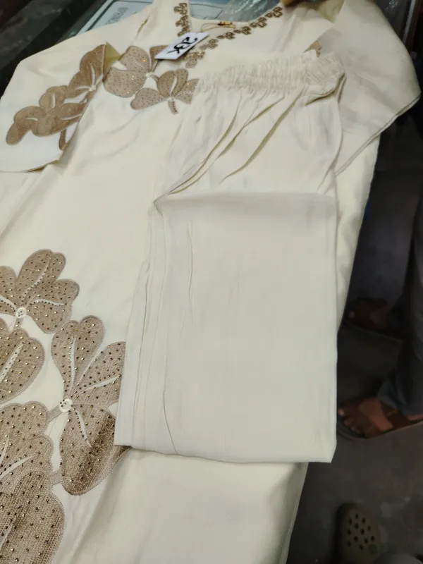 Cream_Embroidered_Straight_Kurta_for_Women