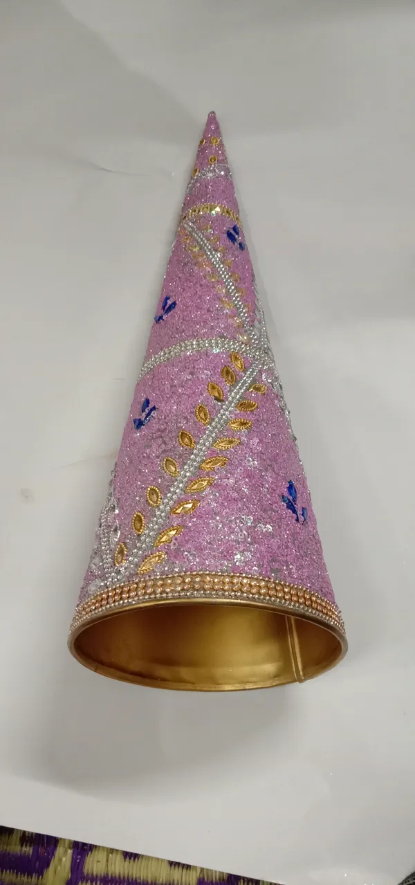 Pink_Glitter_Embellished_Cone_Decor