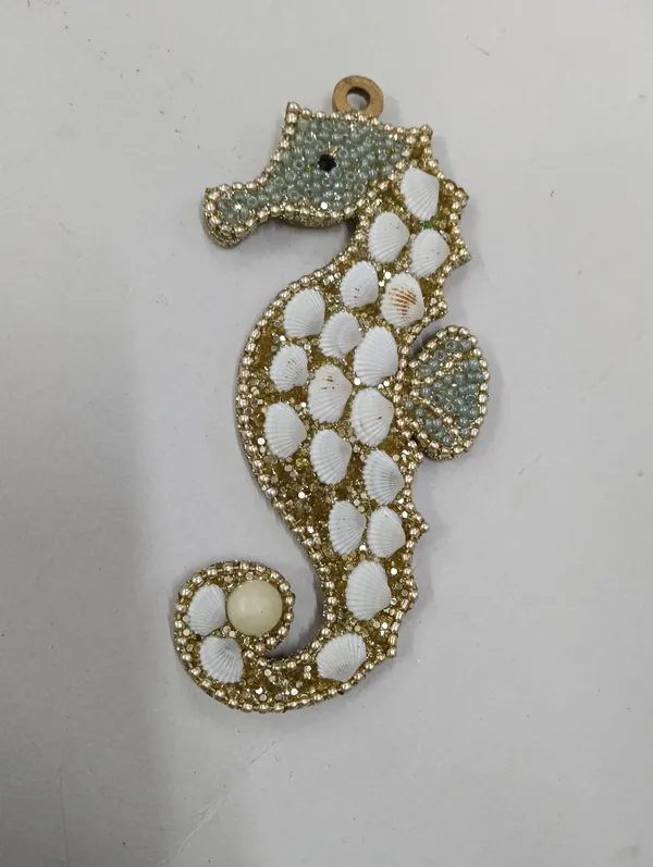 Gold_Tone_Shell_Embellished_Seahorse_Pendant_for_Women