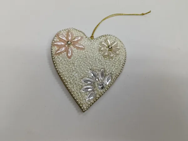 Beaded_Floral_Heart_Hanging_Decor
