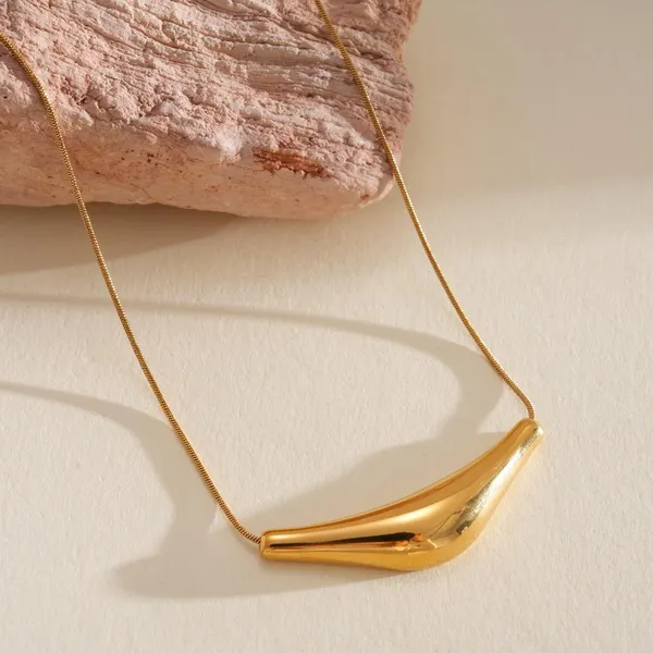 Gold_Tone_Statement_Pendant_Necklace_for_Women
