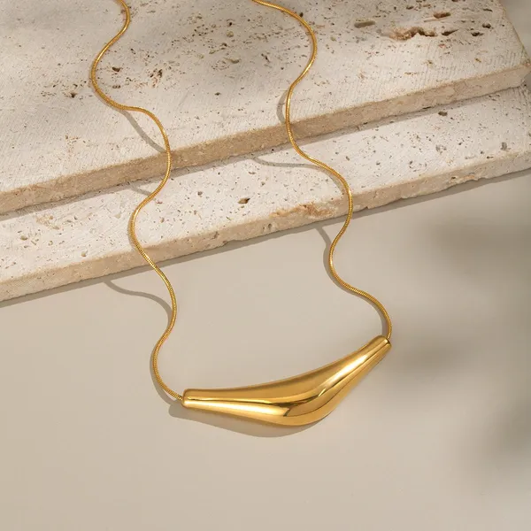 Gold_Tone_Statement_Pendant_Necklace_for_Women