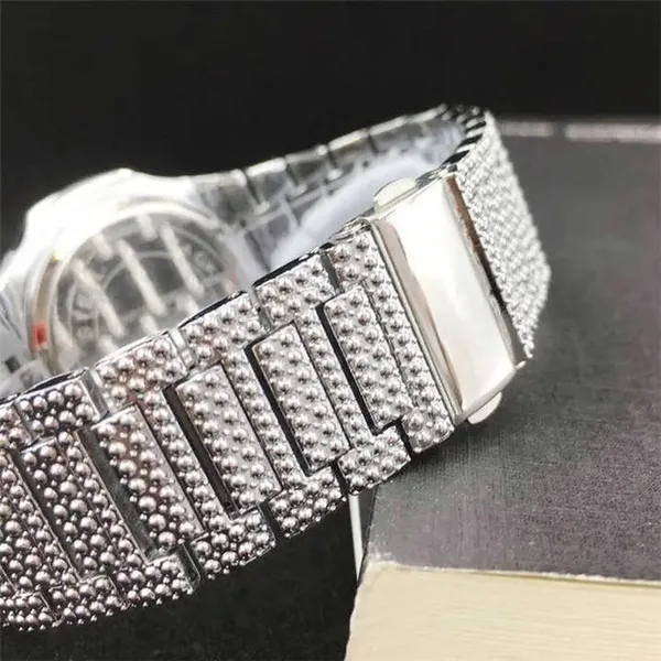 ZYVRA_Silver_Stainless_Steel_Analog_Watch_For_Unisex