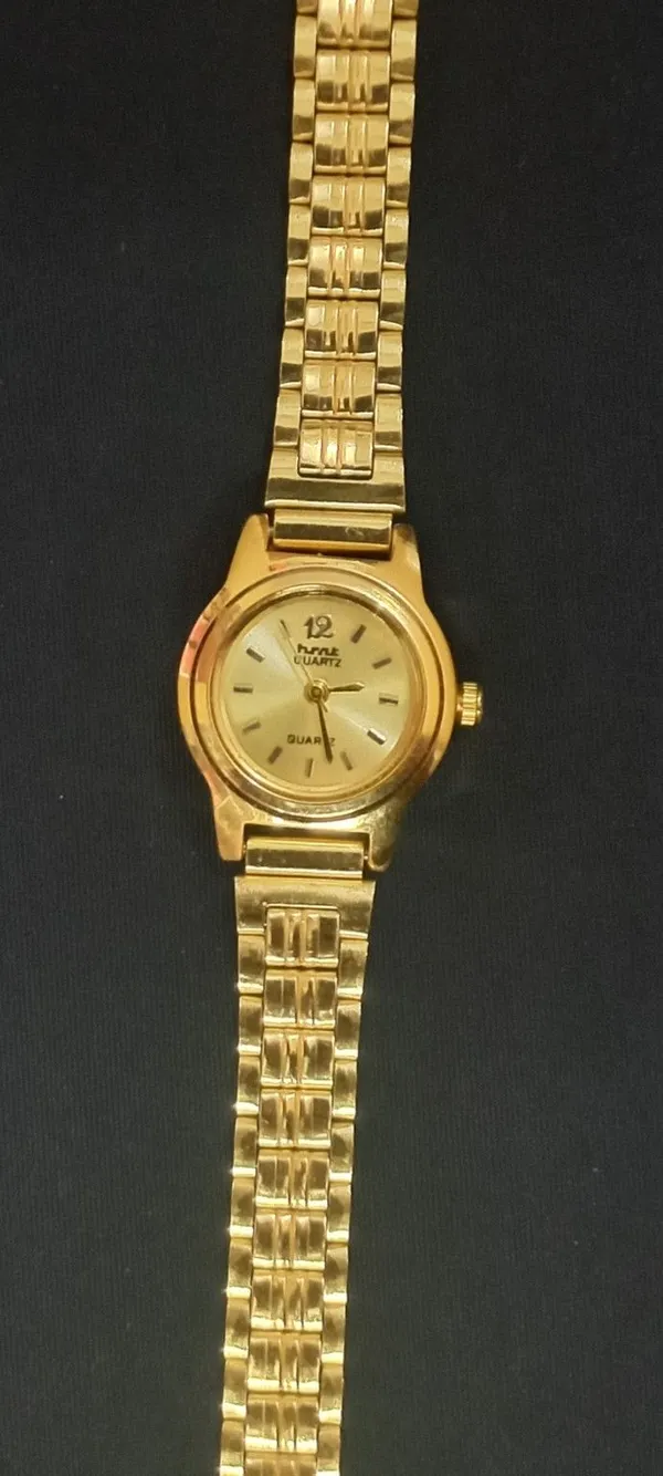 ZYVRA_Golden_Stainless_Steel_Analog_Watch_For_Unisex