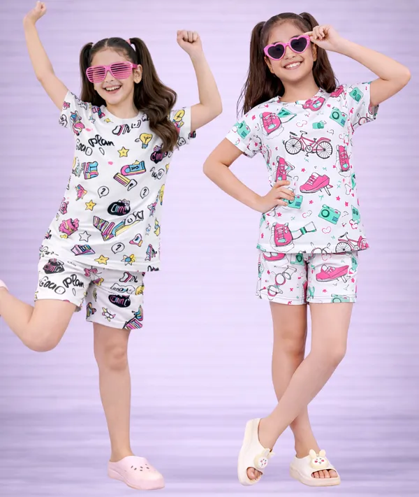 White_Cotton_Printed_T-Shirt_&_Shorts_Set_For_Girls