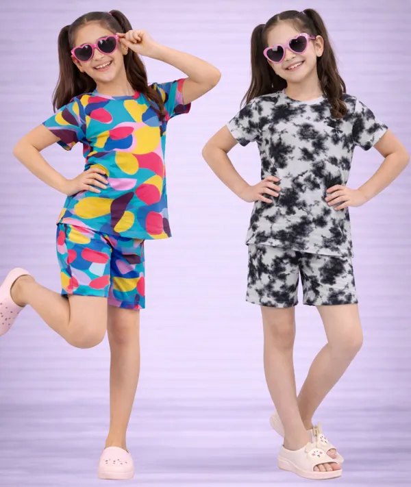 Multicolor_Cotton_Regular_Fit_T-Shirt_&_Shorts_Set_For_Girls