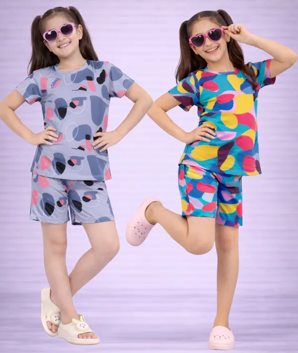Multicolor_Cotton_Relaxed_Fit_T-Shirt_&_Shorts_Set_For_Girls