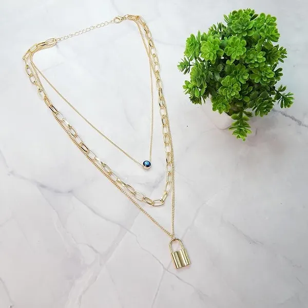 Multi_Layer_Necklace_With_Lock_Pendant