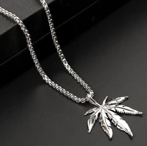 Stainless_Steel_Star_Pendant_Necklace