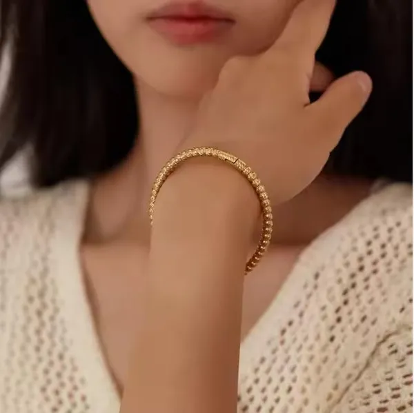 Charm_Bracelet_For_Women