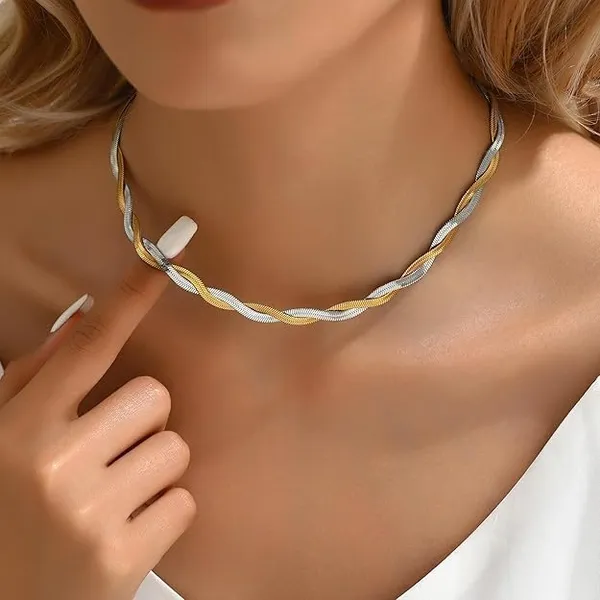 Snake_Chain_Herringbone_Necklace_With_Pendant