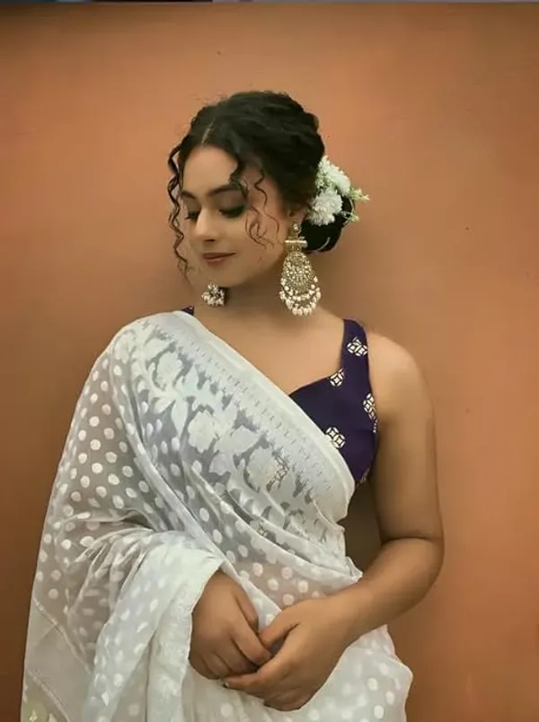 Chandbali_Earrings_With_Kundan_And_Pearls