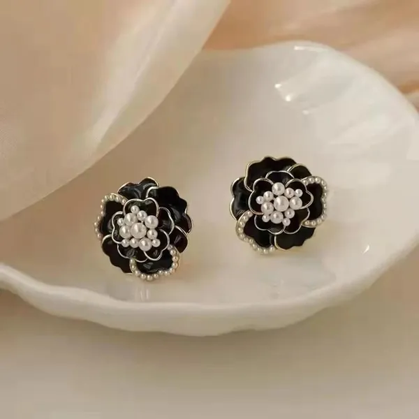 Women_S_Gold_Plated_Stud_Earrings