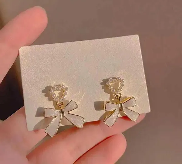 Pearl_Drop_And_Bow_Stud_Earrings_Set