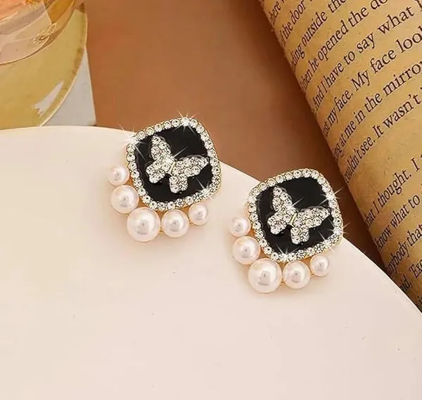 Butterfly_Pearl_Stud_Earrings