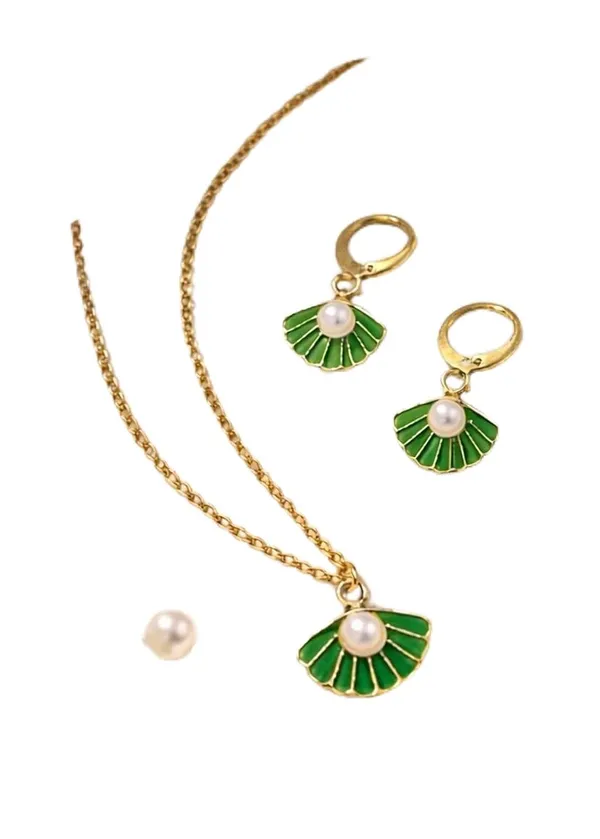 Shell_Pearl_Pendant_Necklace_And_Earrings_Set