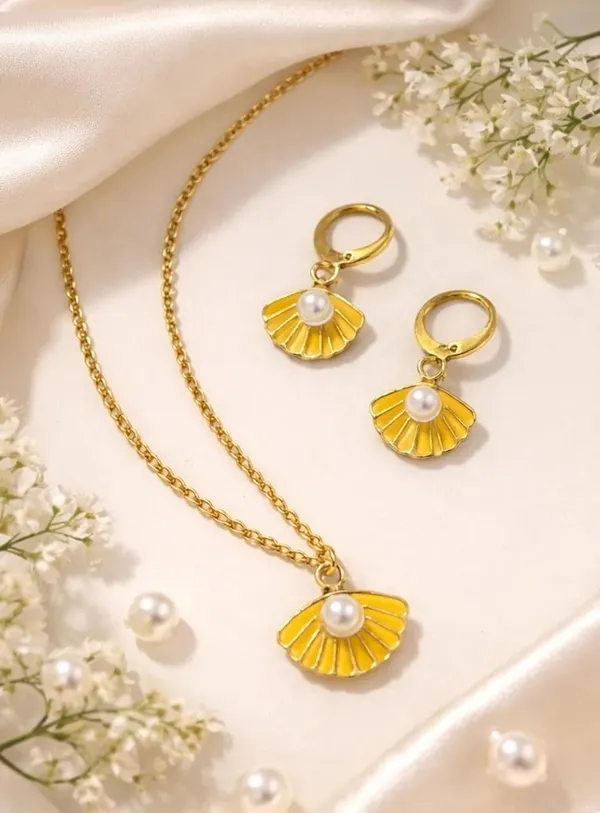 Shell_Pearl_Pendant_Necklace_And_Earrings_Set_For_Women
