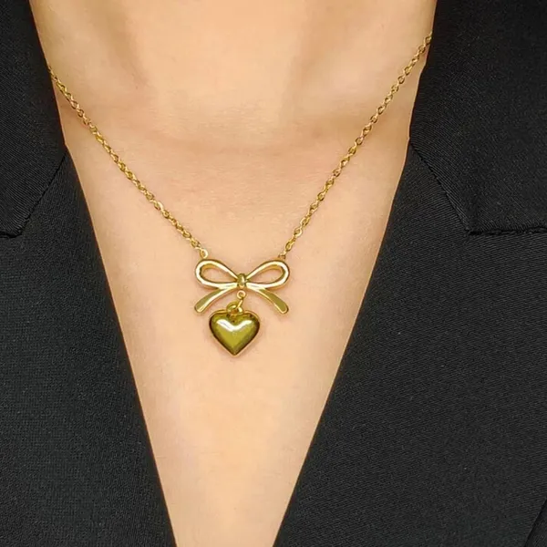 Bow_And_Heart_Pendant_Necklace