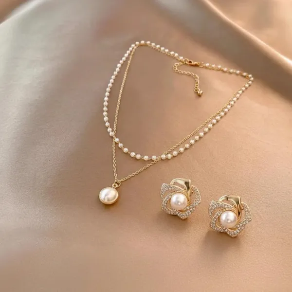 Pearl_Pendant_Necklace_And_Earrings_Set
