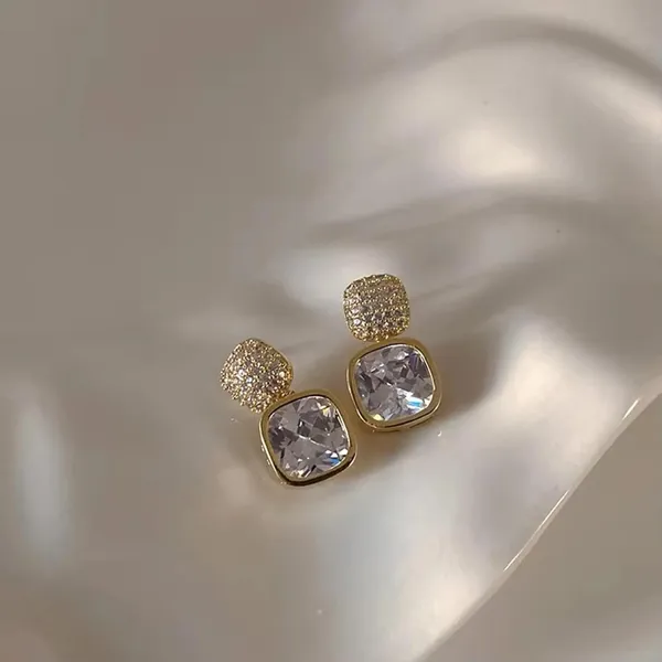 Crystal_Stone_Stud_Earrings