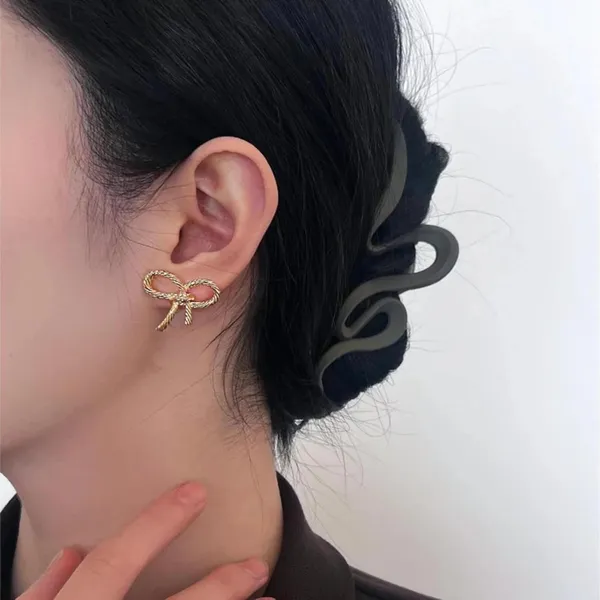Bow_Pearl_Stud_Earrings_Set
