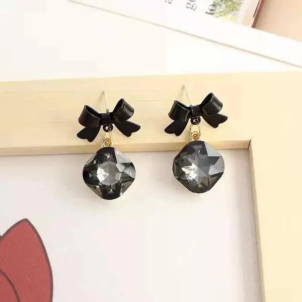 Pearl_Bow_Stud_Earrings