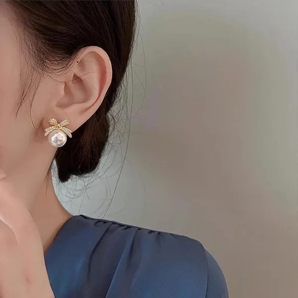 Pearl_Bow_Stud_Earrings