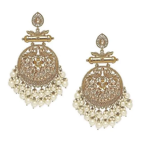 Chandbali_Earrings_With_Kundan_And_Pearls