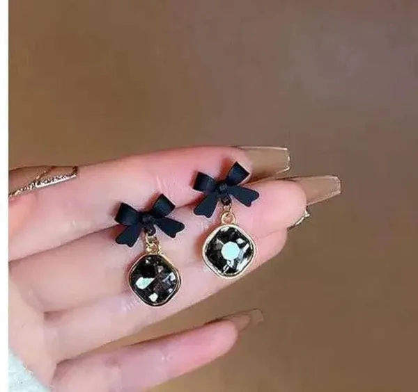 Crystal_Stud_Earrings