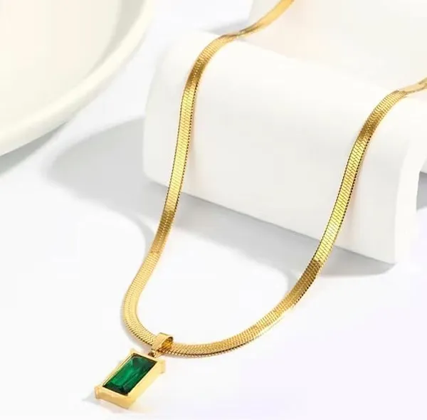 Emerald_Cut_Pendant_Snake_Chain_Necklace