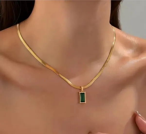 Emerald_Cut_Pendant_Snake_Chain_Necklace