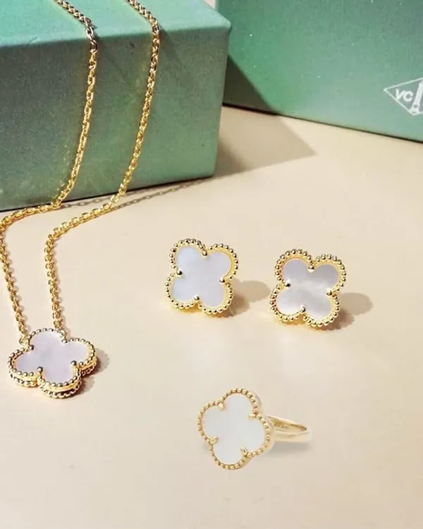 Four_Leaf_Clover_Jewelry_Set