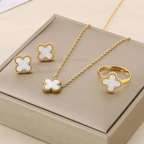 Four_Leaf_Clover_Jewelry_Set