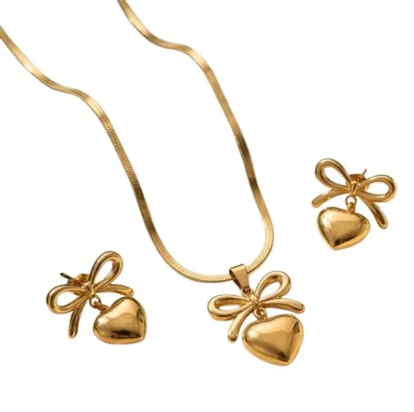 Heart_Pendant_Necklace_With_Bow_Design