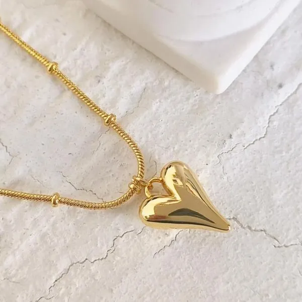 Heart_Pendant_Necklace_For_Women
