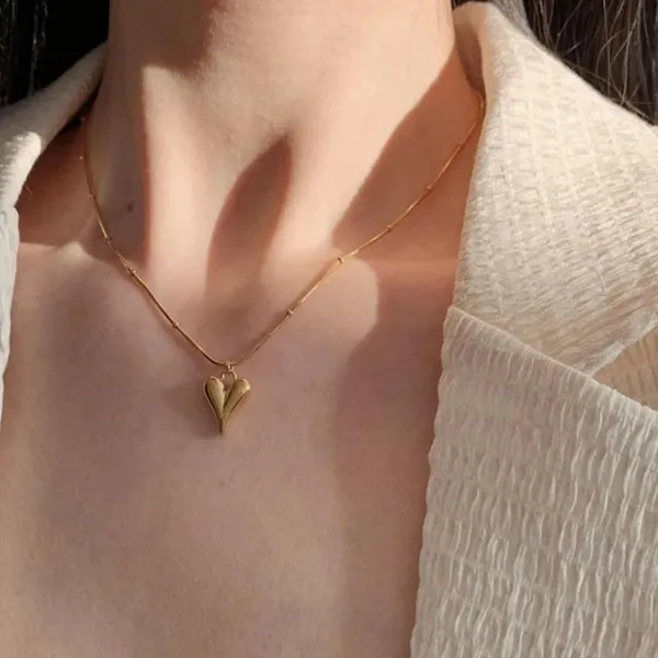 Heart_Pendant_Necklace_For_Women
