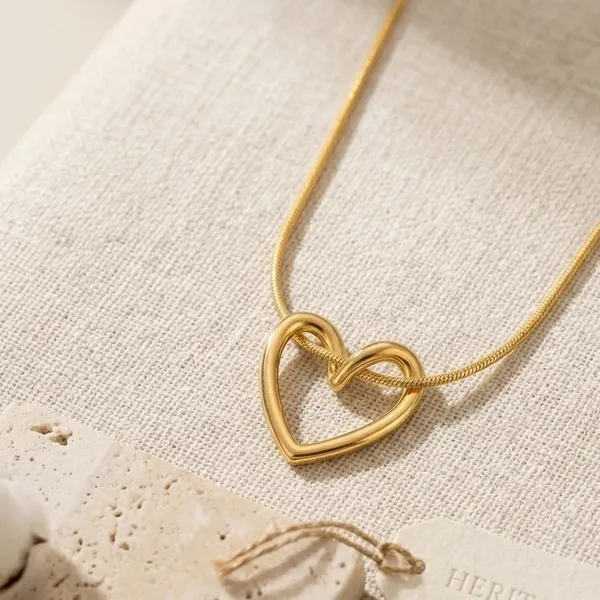 Pearl_Bow_Necklace_And_Earrings_Set