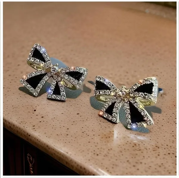 Alloy_Jewellery_Set_With_Necklace_And_Earrings
